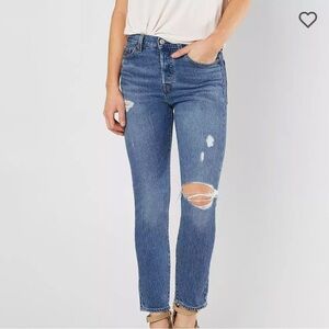 Levi’s Wedgie high rise size 26 distressed jeans